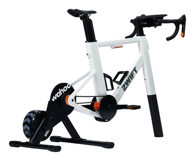 Zwift Ride med Wahoo Kickr Core 2 på vit bakgrund
